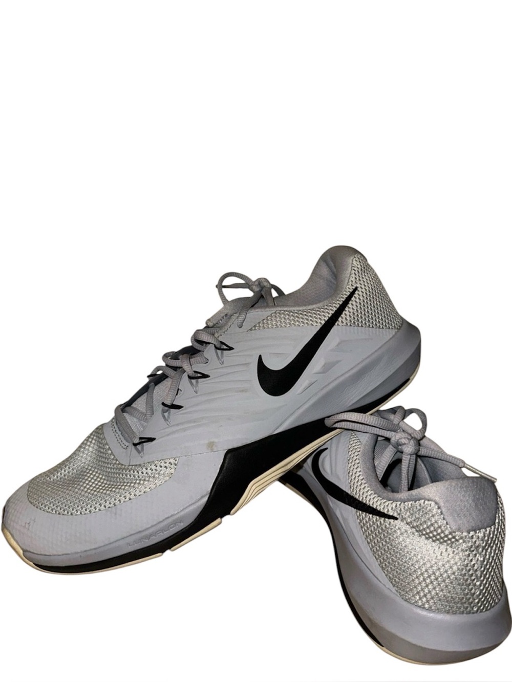 Nike Men’s Light Gray Athletic Shoes with Black Swoosh